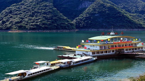 宿宜昌平湖大酒店,cbd商圈,濕身穿瀑,享受峽江美景體驗土家文化 出發 途牛