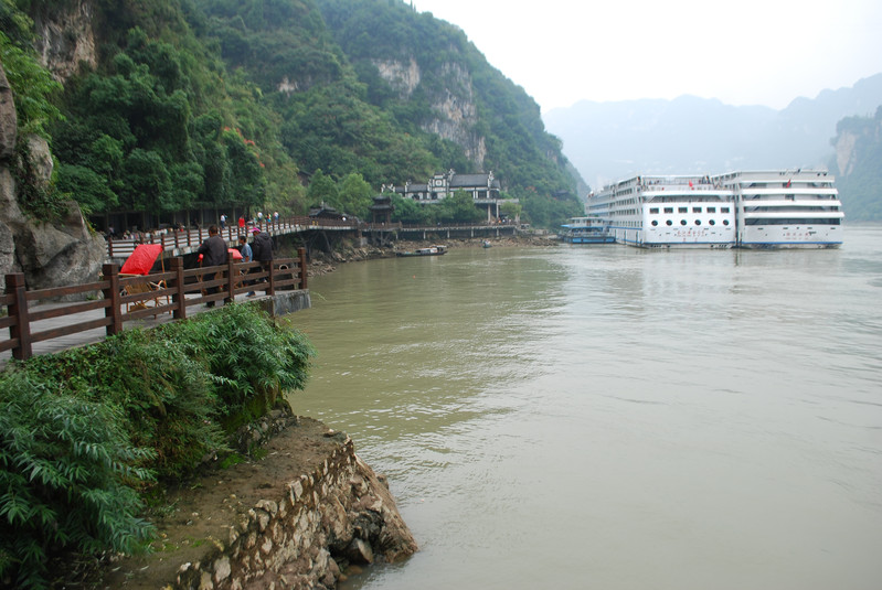 一江碧水，兩岸人家 宜昌三峽人家的詩意棲居與風情畫卷